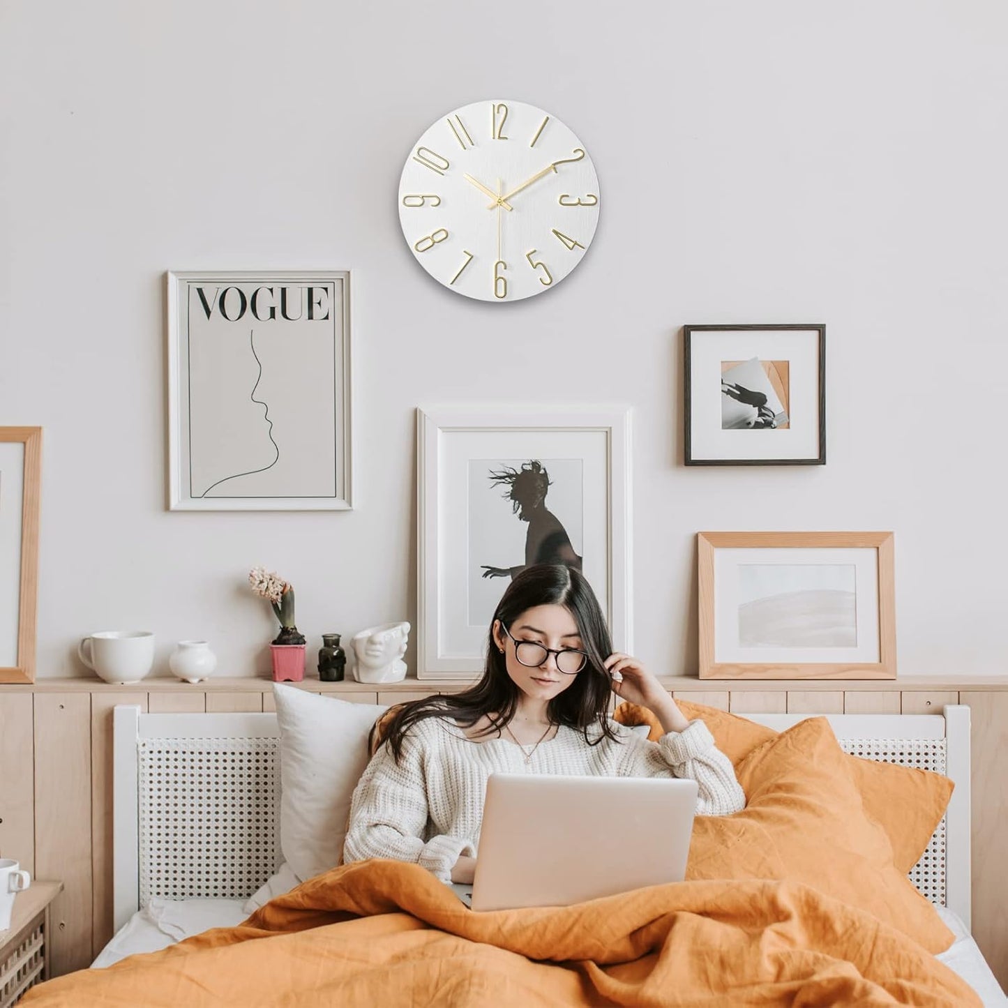 Wall Clock, Silent Clock, Wall Clocks Battery Operated， 12 inch Modern Wall Clock, Suitable for Offices, Living Rooms, Kitchens, Homes, Schools (White)