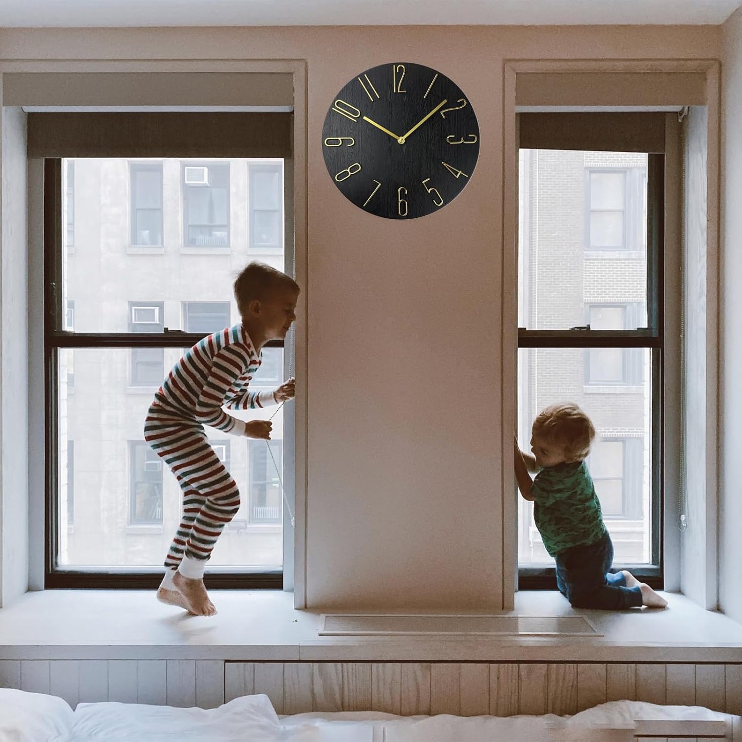 Wall Clock, Silent Clock, Wall Clocks Battery Operated， 12 inch Modern Wall Clock, Suitable for Offices, Living Rooms, Kitchens, Homes, Schools (Black Without Second Hand)