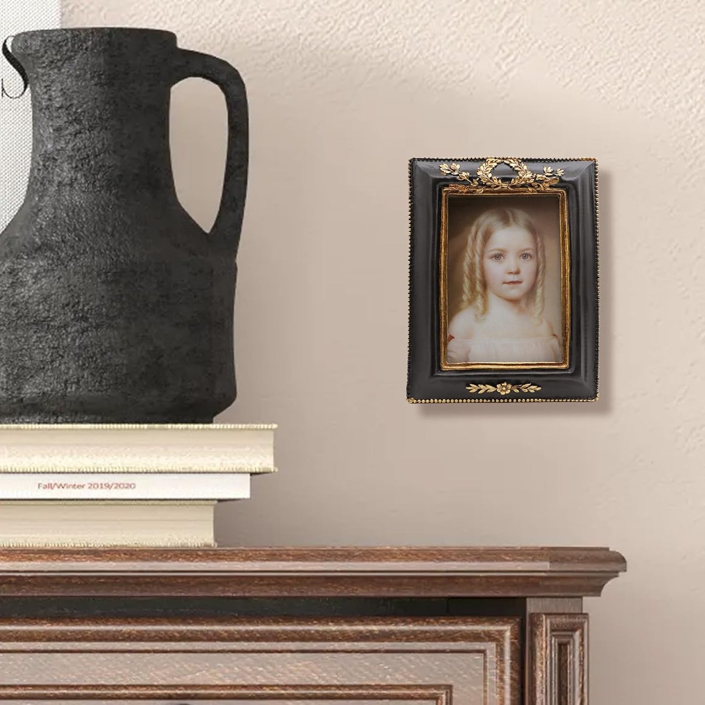 SYLVIA'S SHOP 2.5x3.5 Small Vintage Picture Frame, Mini Antique Ornate Photo Frame, for Tabletop and Wall Display, Retro Home Decor, Old Fashioned Photo Gallery Art, Black and Gold