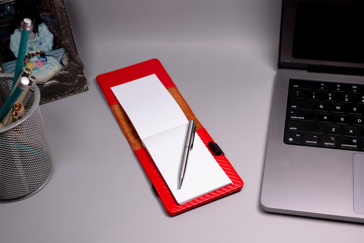 LaserGram Mini Padfolio with Notepad and Pen, Golfer Golfing, Personalized Engraving Included (Carbon Fiber Red)