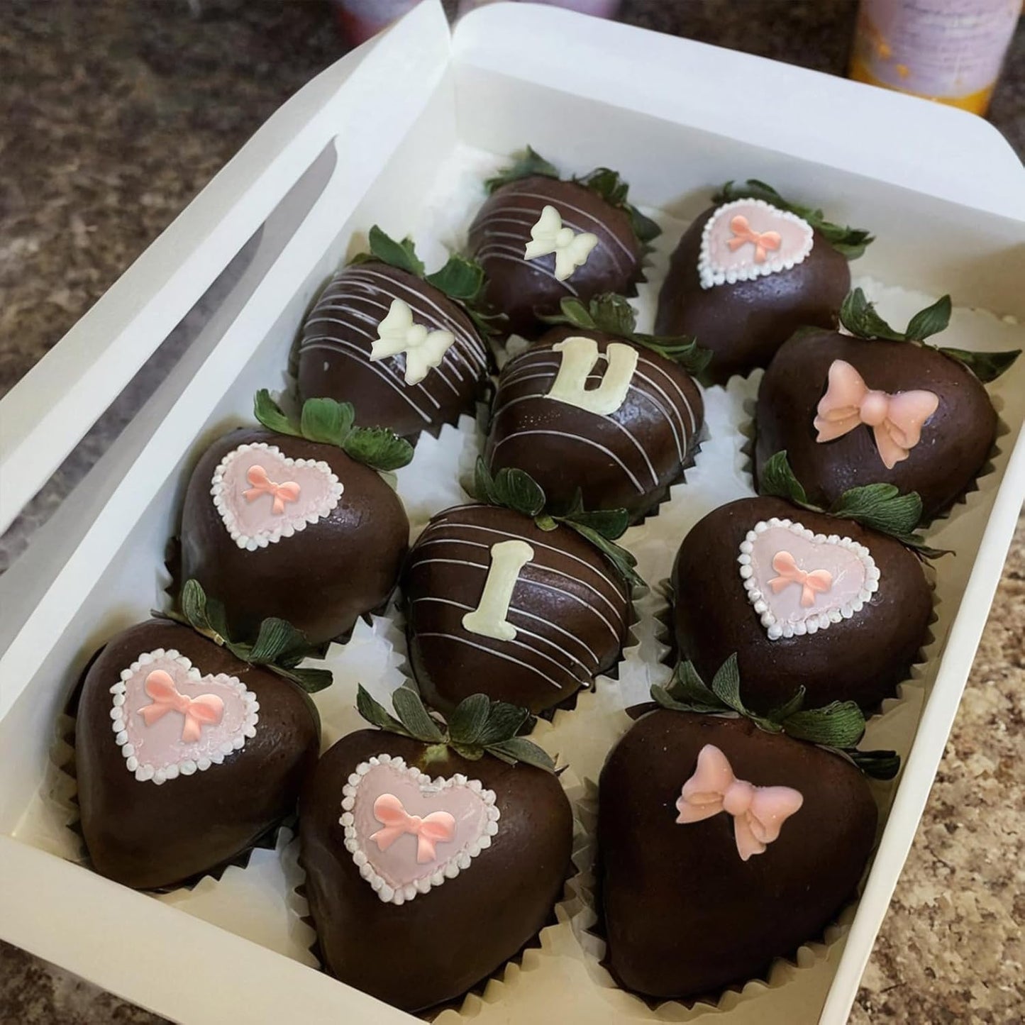 4 Pcs Bow Silicone Mold Fondant Bow Mold Chocolate Candy Cake Pop Molds Bow Molds for Cake Decoration, Fondant, Clay, DIY Desserts