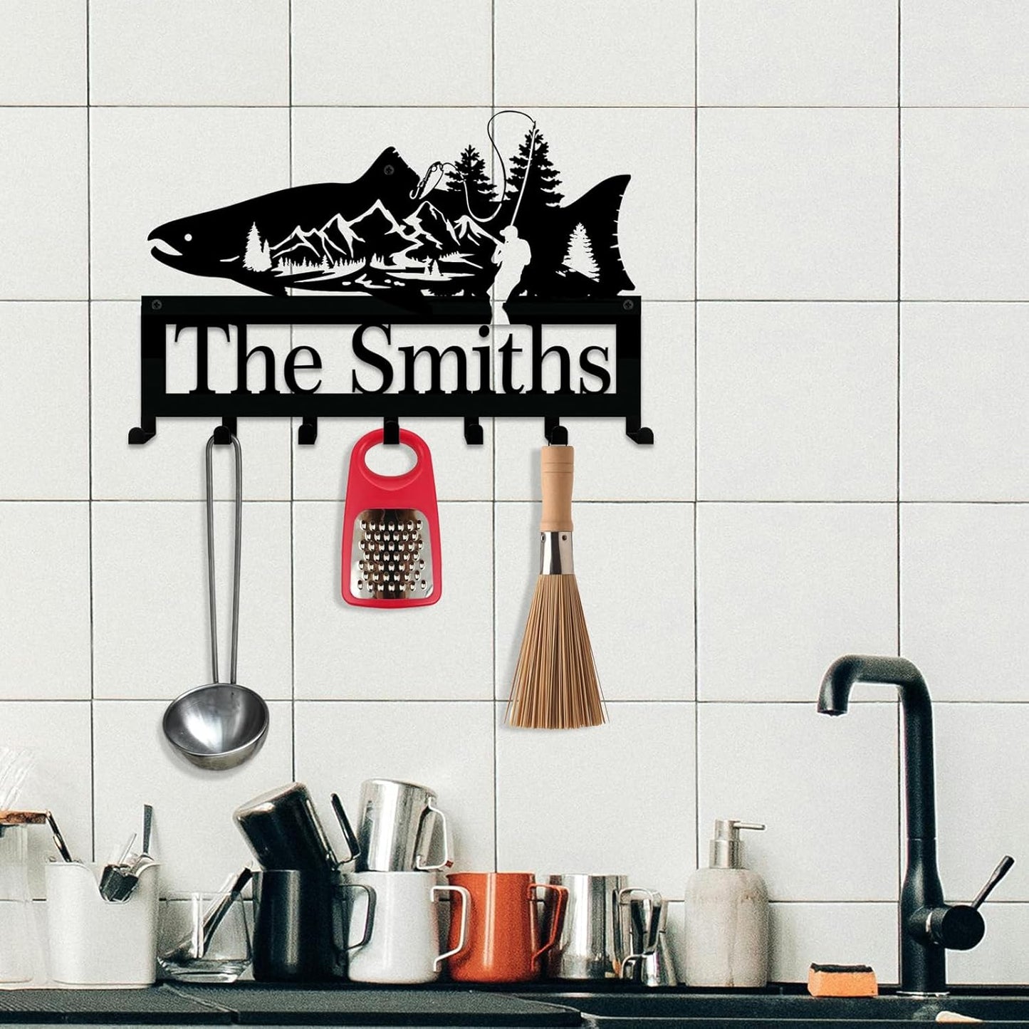 NIWAHO Personalized Family Name Metal Wall Sign with Hooks – Salmon Fish Key Rack Holder Wall Mount Customized Name for Entryway, Mudroom, Kitchen, or Cabin Decor