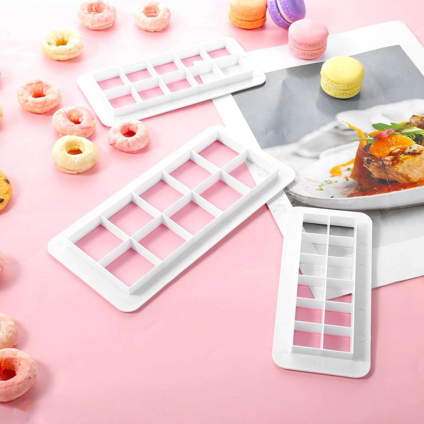 3Pcs White Square Cookie Cutter Set, 3 Size Multicutter Square Cake Fondant Cutter Geometric Baking Tools Biscuit Cutters Cake Decorating