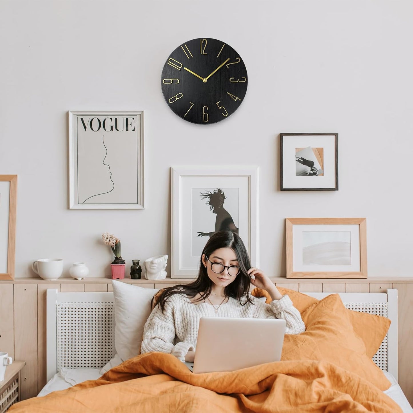 Wall Clock, Silent Clock, Wall Clocks Battery Operated， 12 inch Modern Wall Clock, Suitable for Offices, Living Rooms, Kitchens, Homes, Schools (Black Without Second Hand)