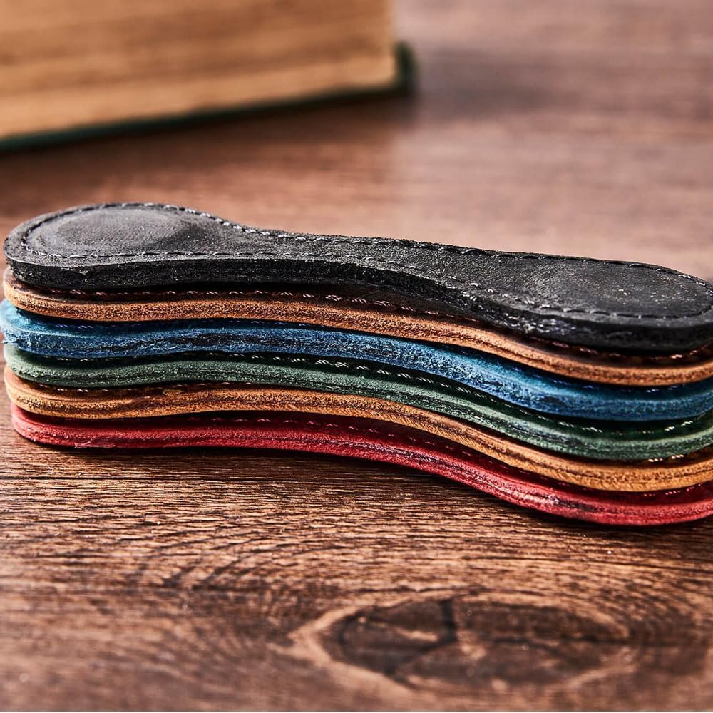 Personalized Magnetic Leather Bookmark, 26 Letters Custom Leather Bookmarks, Handmade, Leather Magnetic Bookmark for Book Lovers Readers Women Kid(Black，O）