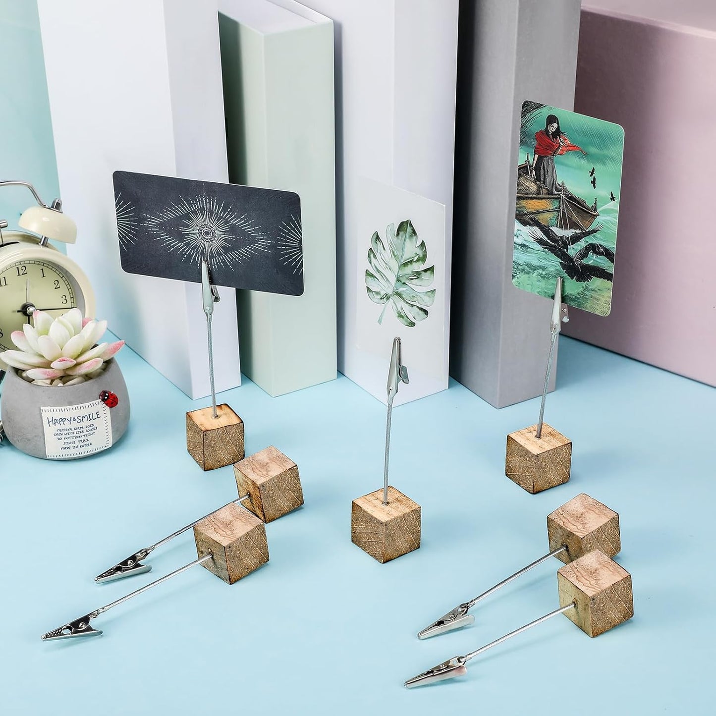 20 Pcs Cube Base Memo Clip Holder with Alligator Clip Wood Table Number Holder Cube Base Place Card Stand Mini Photo Menu Stand for Displaying Number Card(Wood Color)