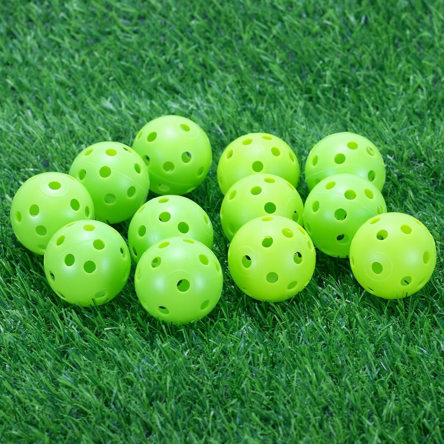 Plastic Golf Balls Practice Limited Flight Golf Training Ball Hollow Swing Practice Indoor Golf Balls with Mesh Drawstring Bag for Backyard Driving Range or Outdoor
