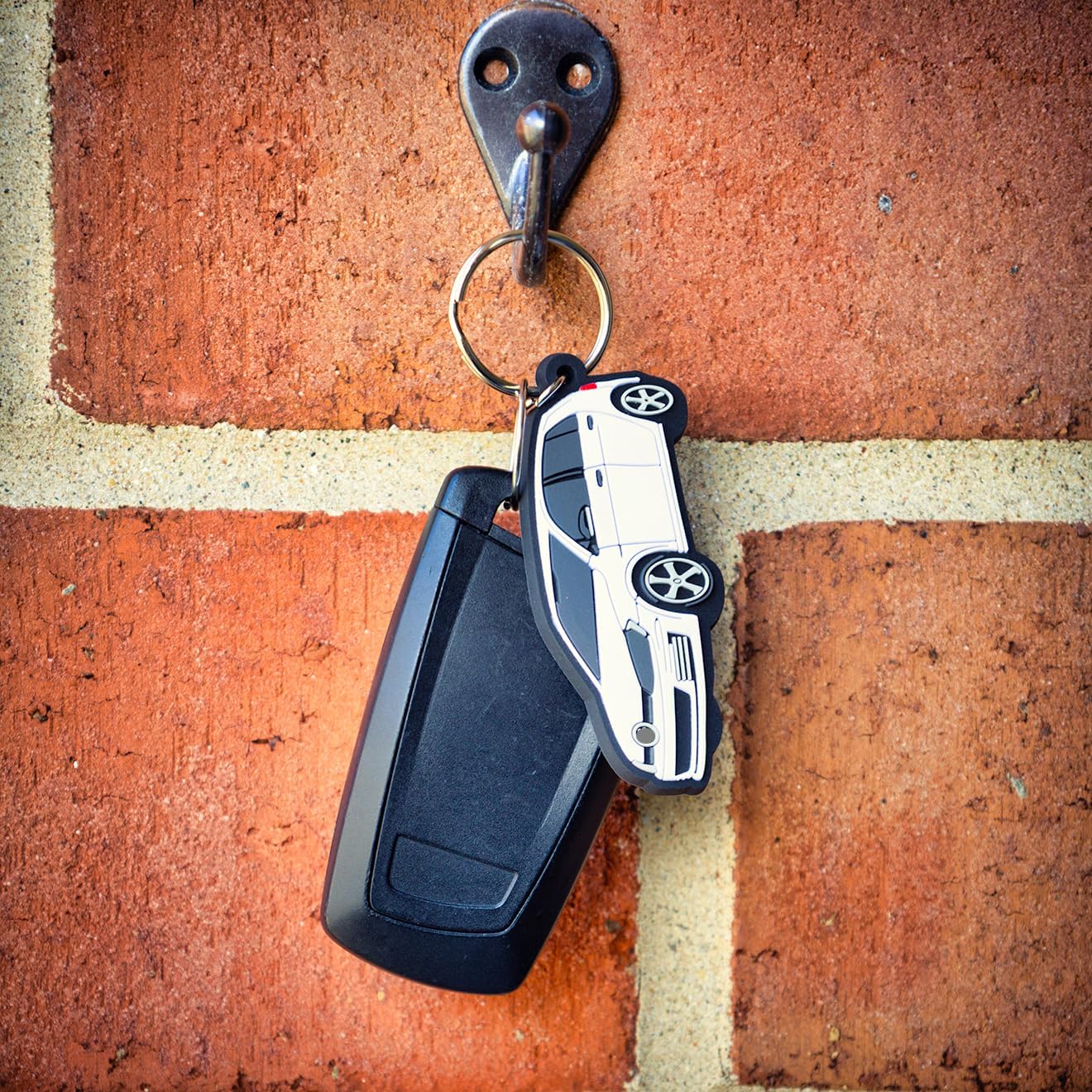 Vintage Ltd. Golf GTI PVC Rubber Keychain - FOB Accessories – Automotive Gift Idea (White)