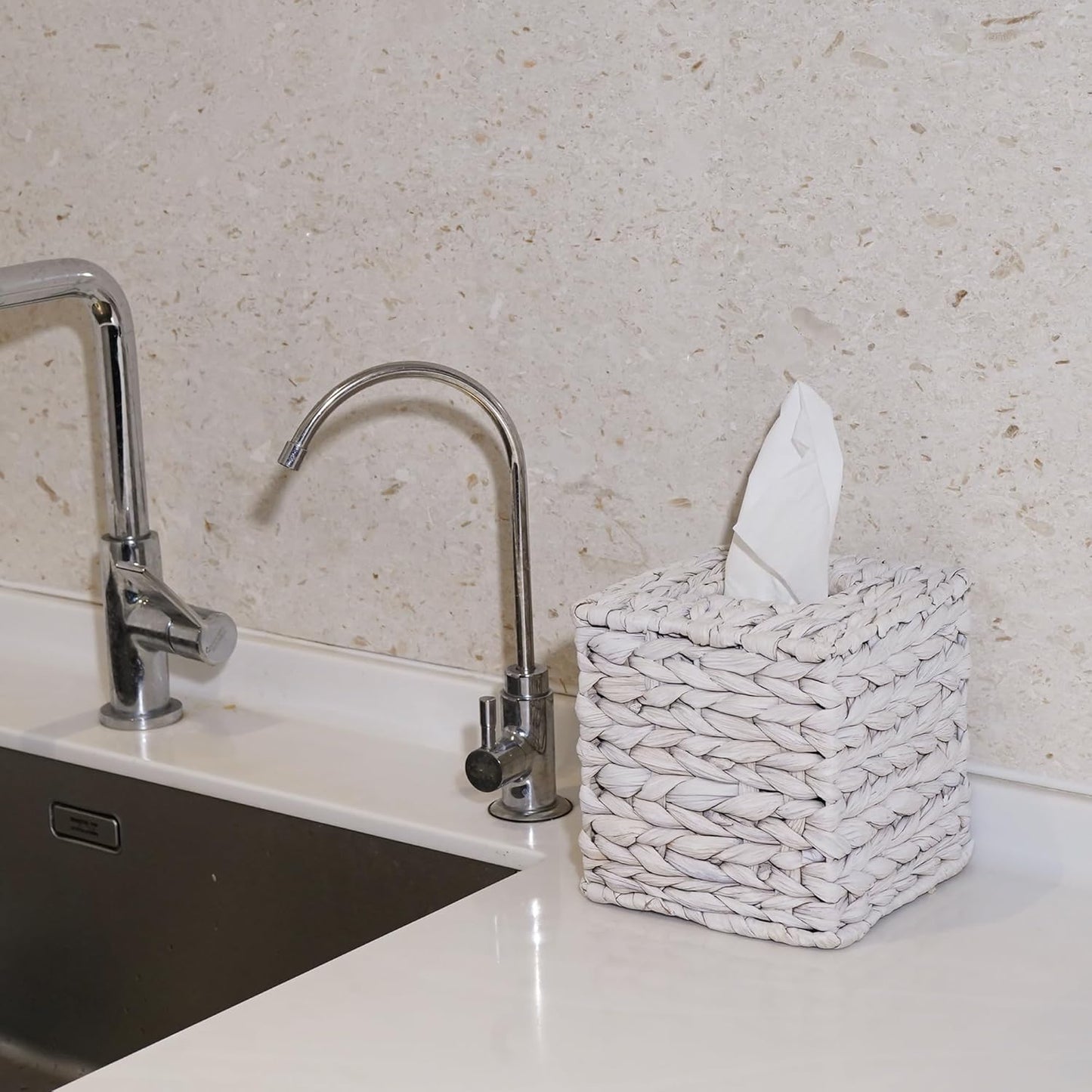 Water Hyacinth Handwoven Tissue Box Cover, Natural Handmade Wicker Napkin Box Holder, Handcrafted Square Facial Tissue, Rustic Decorative on Table and Bathroom, Office, Boho Decorative, Whitewash