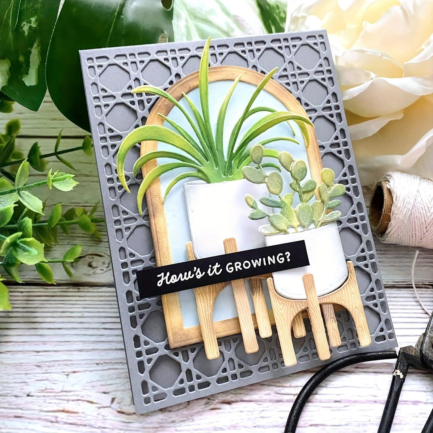 Flowers Metal Cutting Die for Scrapbooking - Cut Stencils for DIY Scrapbook Photo Album Decorative Paper Card, Card Making Supplies, Stencils & Crafting Die Cut (Plant Pot Stand 4.7 x 3.9 in)