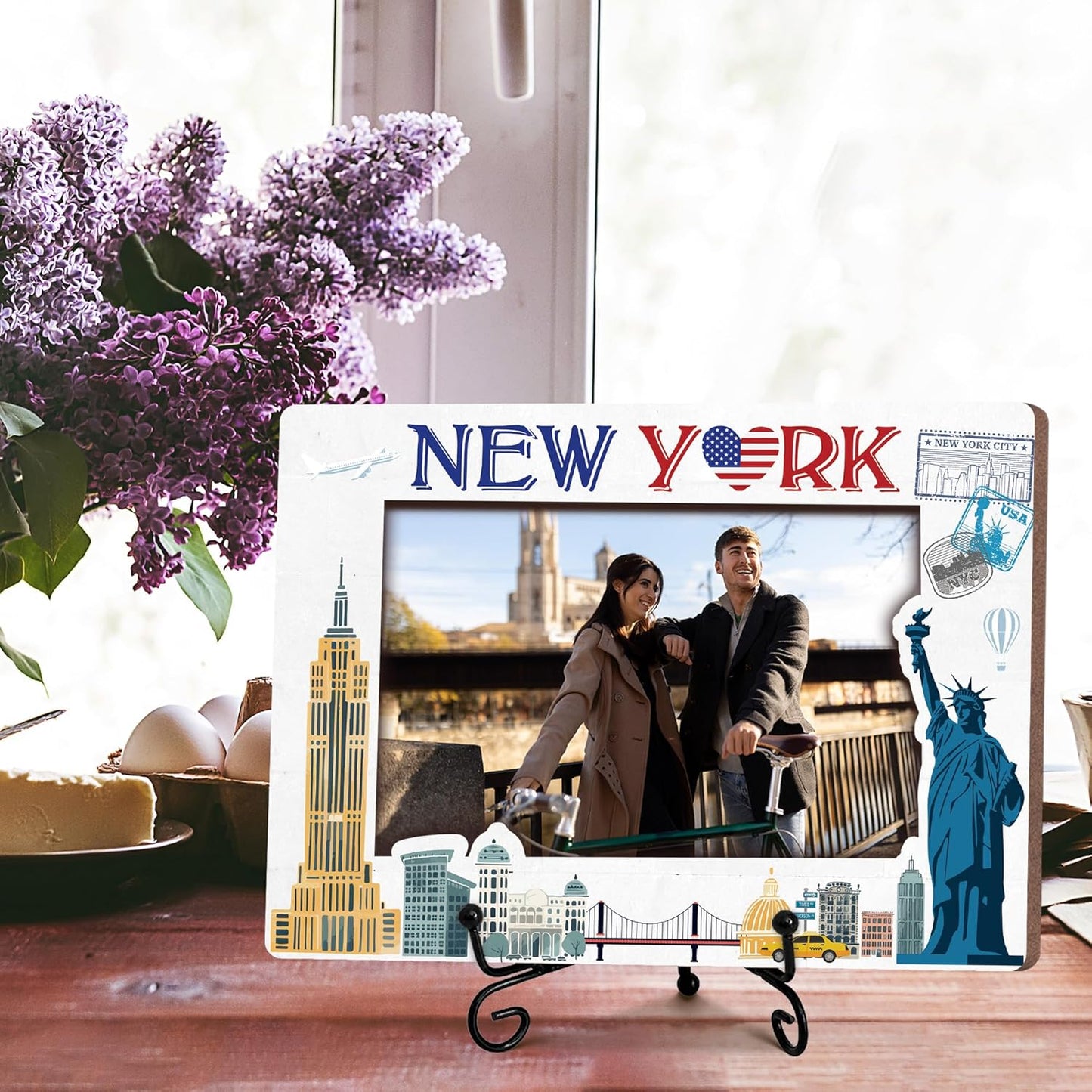 New York Travel Picture Frame, 5 x 8 New York Themed Wooden Photo Frame with Stand, Vacation Anniversary Honeymoon Gifts For Friend Family Couples, Home Office Desk Decorations-A17