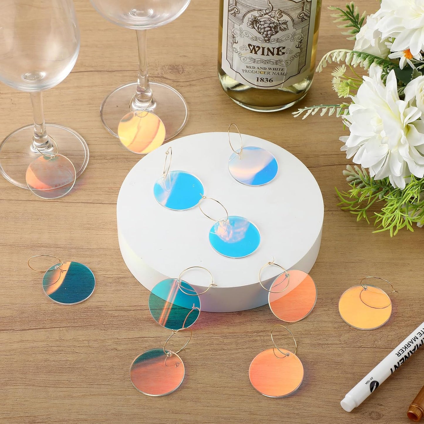Tondiamo 40 Pcs DIY Wine Charms for Glasses Acrylic Wine Charms with Rings Tags Marker Pen Blank Glass Labels Bulk for Stem Cocktail Champagne Wedding Dinner Party Favor