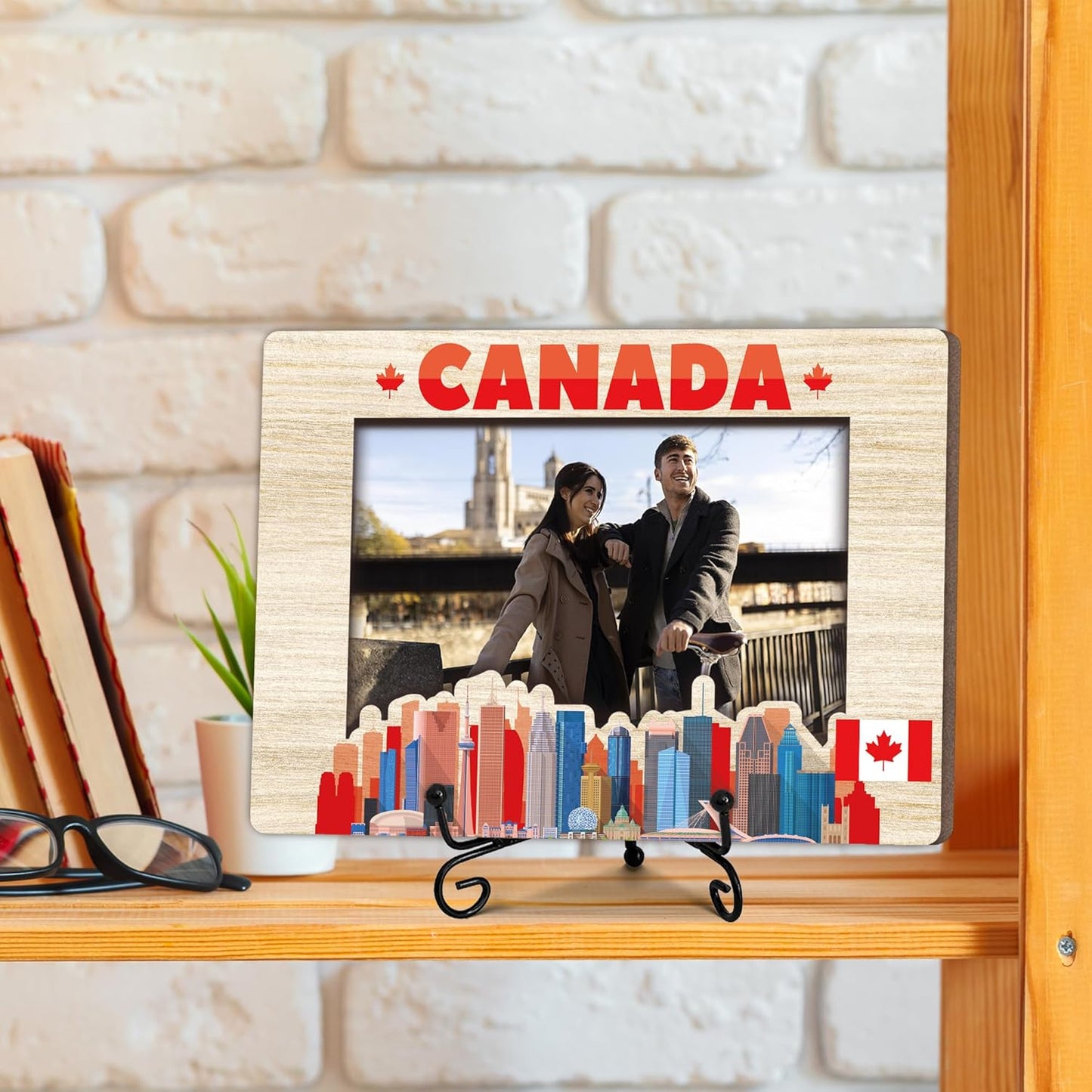 Canada Travel Picture Frame, 5 x 8 Canada Themed Wooden Photo Frame with Stand, Vacation Anniversary Honeymoon Gifts For Friend Family Couples, Home Office Desk Decorations-A05