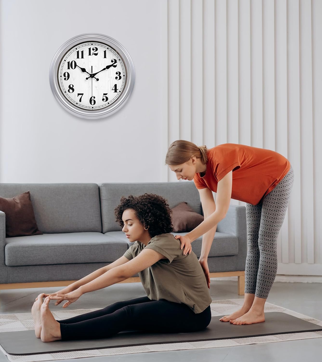 JENLYSTIME 12 Inch Retro Wall Clock Silent Non Ticking Battery Operated Movement Easy to Read Wall Clocks Decorate for Bedroom Living Room Kitchen Office(Silver)