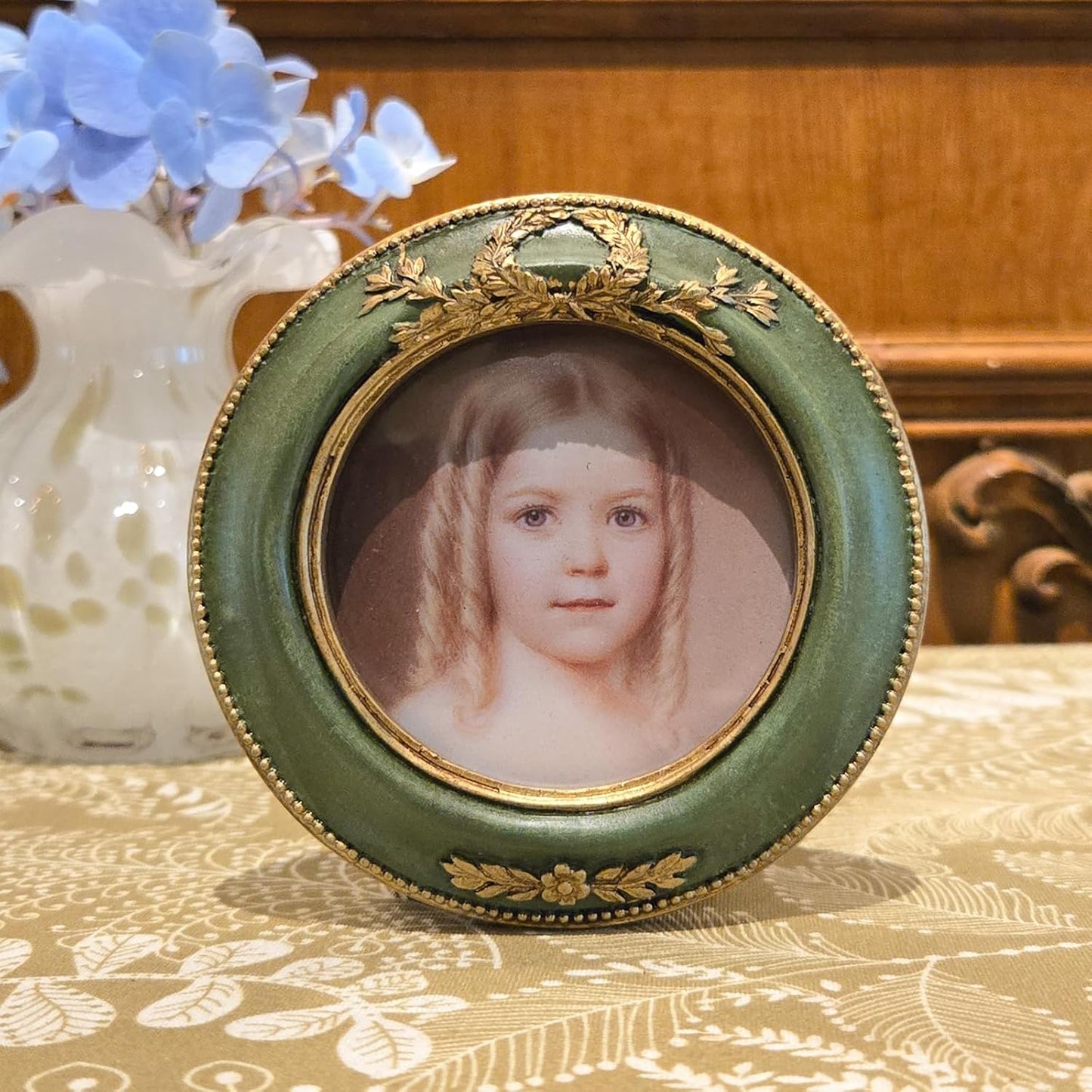 SYLVIA'S SHOP 3x3 Small Vintage Round Picture Frame, Mini Antique Ornate Circle Photo Frame, for Tabletop and Wall Display, Retro Home Decor, Old Fashioned Photo Gallery Art, Green
