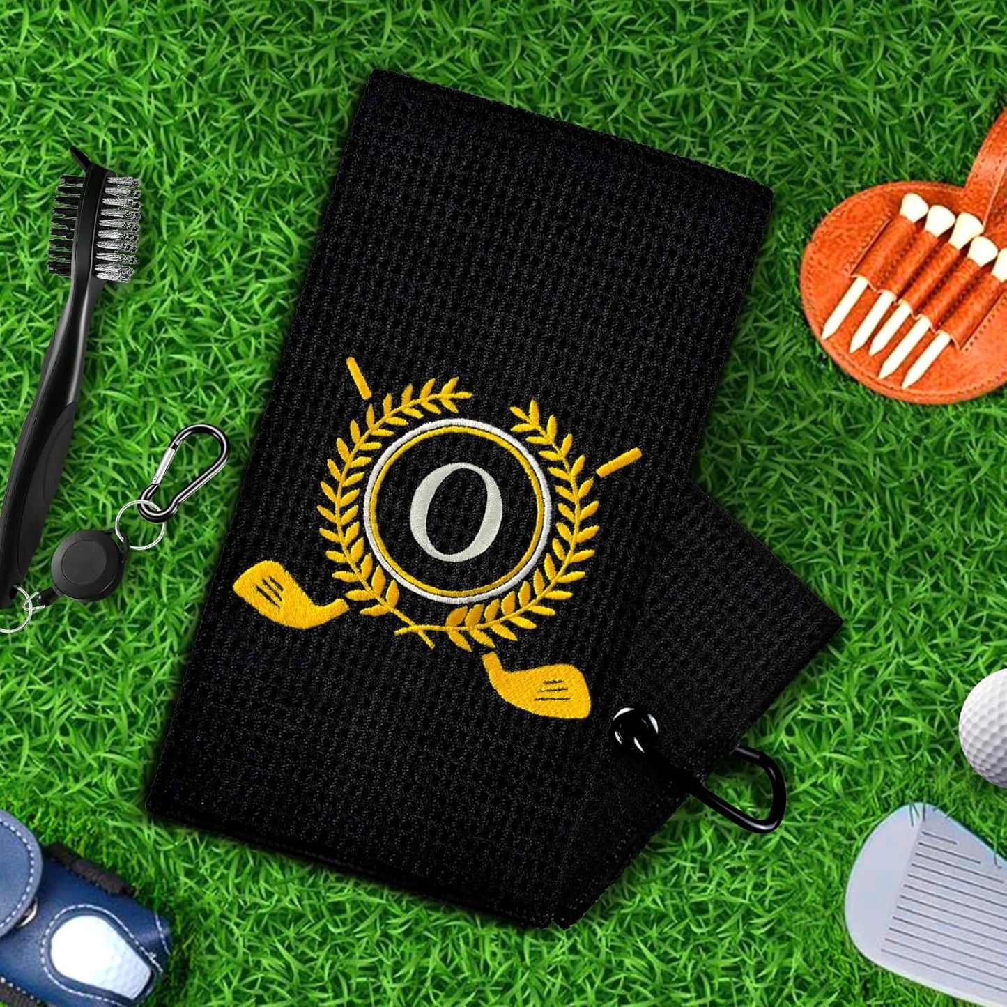 Personalized Golf Towels for Golf Bags - Microfiber Monogrammed Golf Towels for Men/Women, Retractable Brush Tool Kit with Club Groove Cleaner, Custom Golf Accessories for Golfers (Initial O)